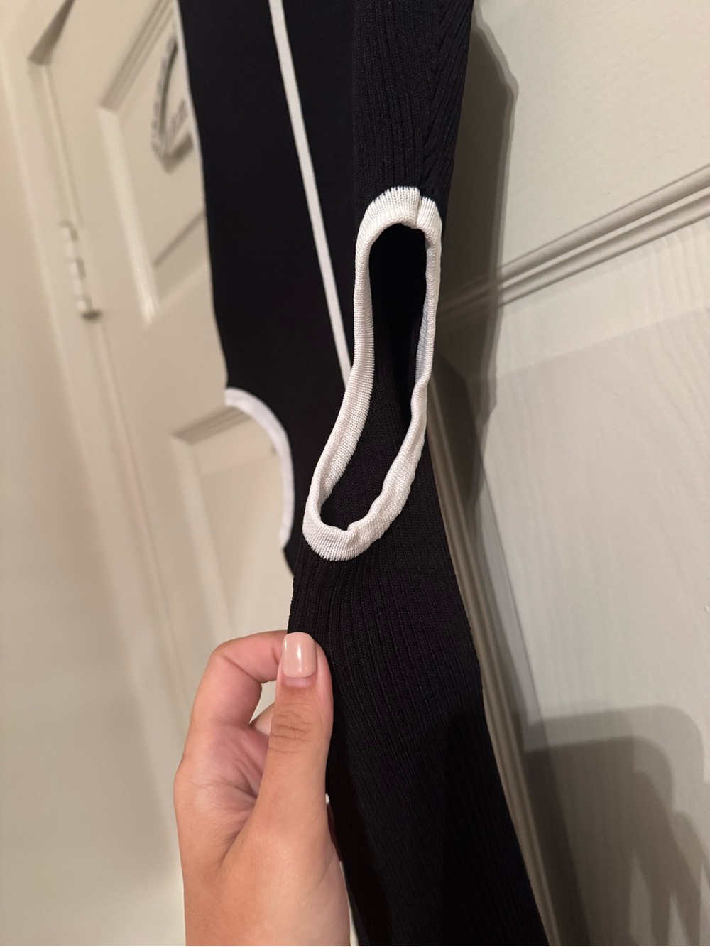 DISSH Black Maxi Dress with White Contrast Binding - Picture 4 of 6